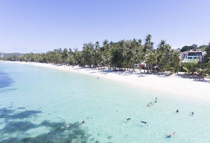 호텔 Cocoloco Beach Resort