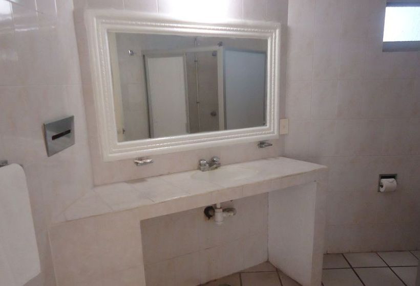 هتل Bagasi Manzanillo