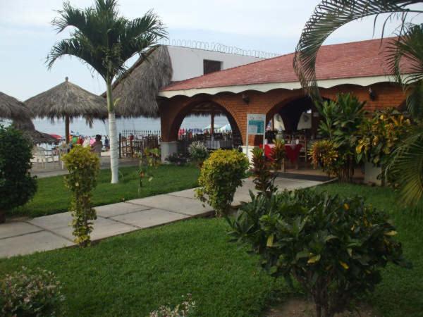 Costa Alegre Hotel & Suites