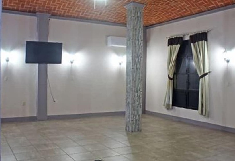 בית מלון כפרי El Pueblito