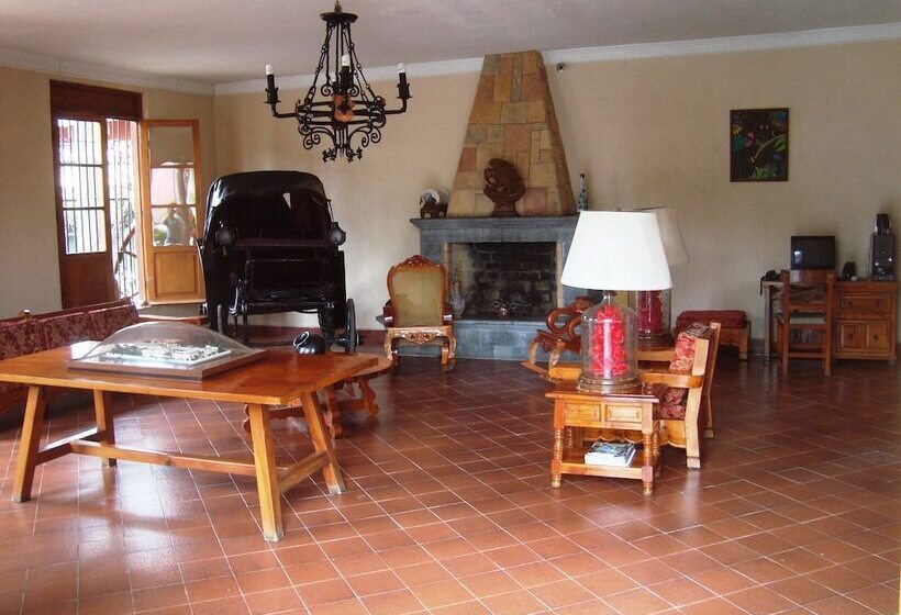 בית מלון כפרי El Pueblito