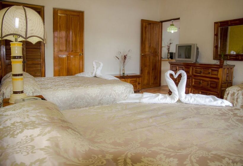 בית מלון כפרי El Pueblito