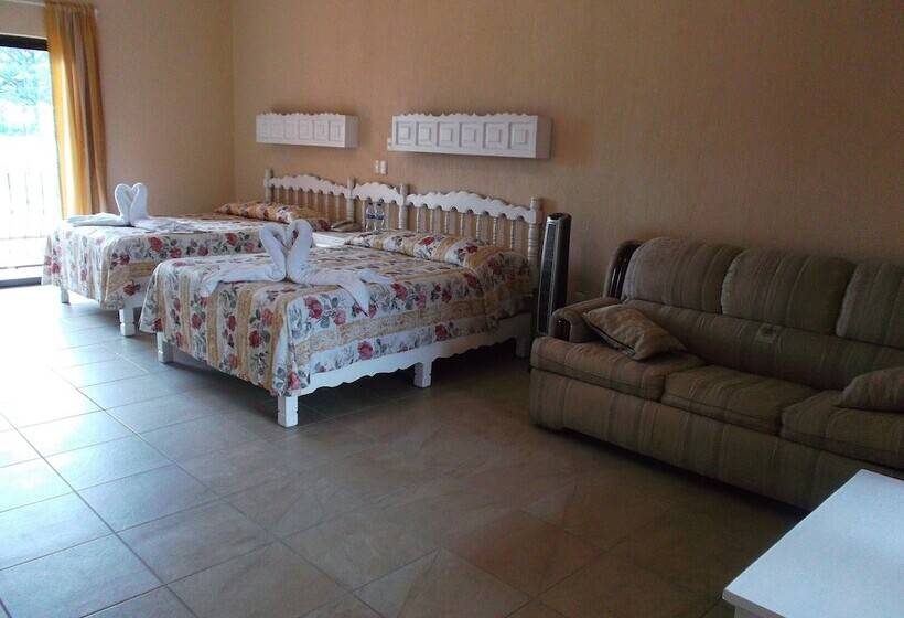 בית מלון כפרי El Pueblito