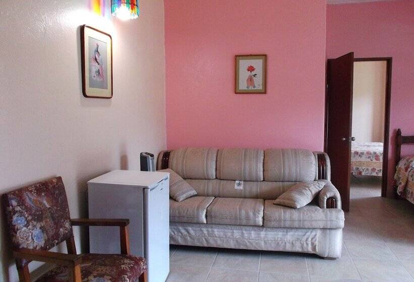 בית מלון כפרי El Pueblito