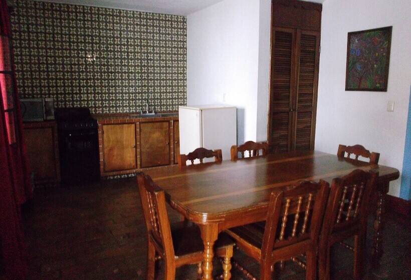 בית מלון כפרי El Pueblito