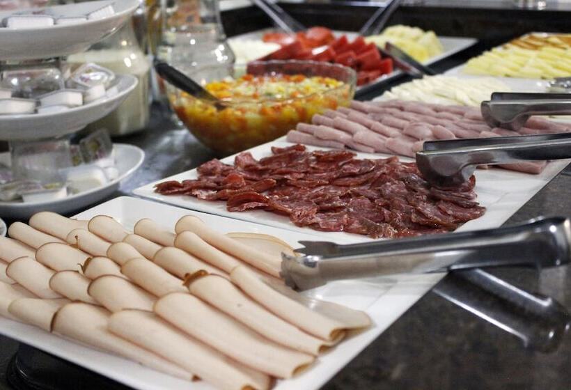 בית מלון כפרי Francisco Beltrão Palace