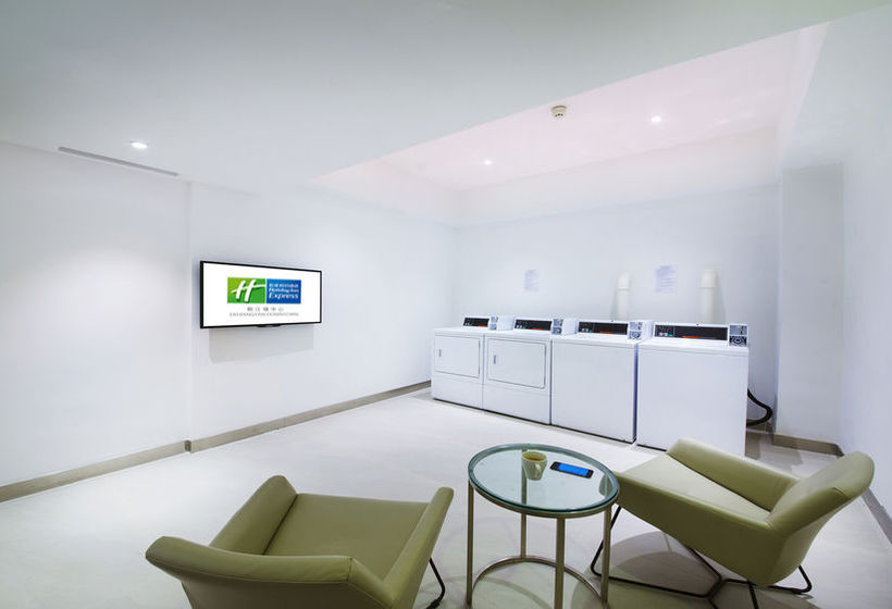 Отель Holiday Inn Express Dujiangyan Downtown