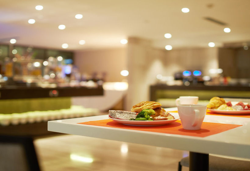 Отель Holiday Inn Express Dujiangyan Downtown