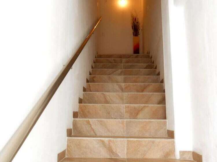 בית מלון כפרי John David