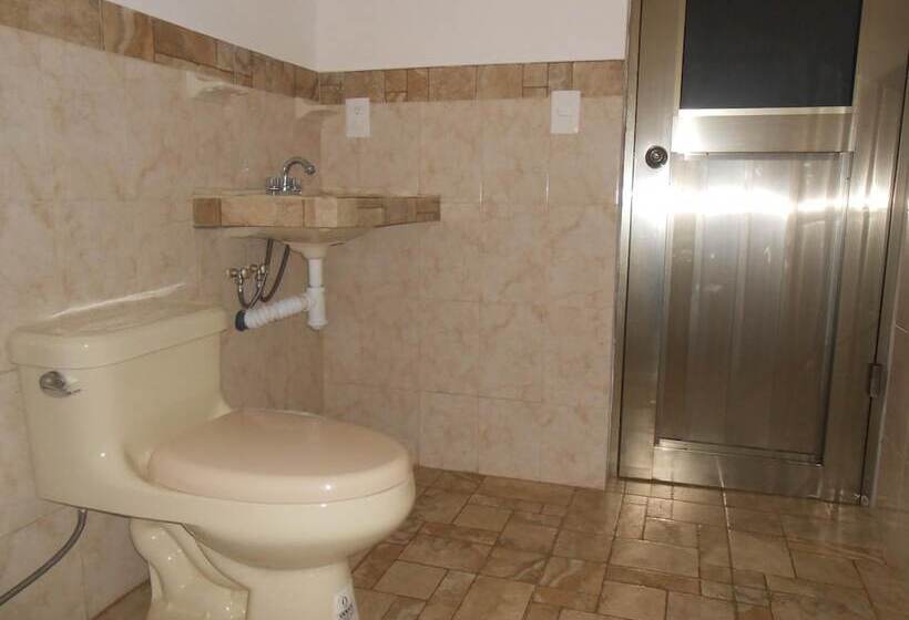 בית מלון כפרי John David