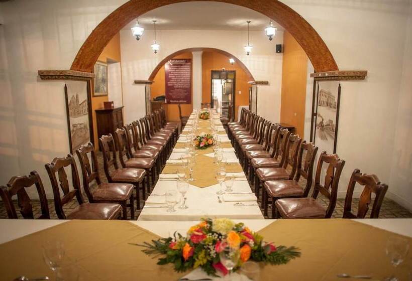 Отель La Plazuela