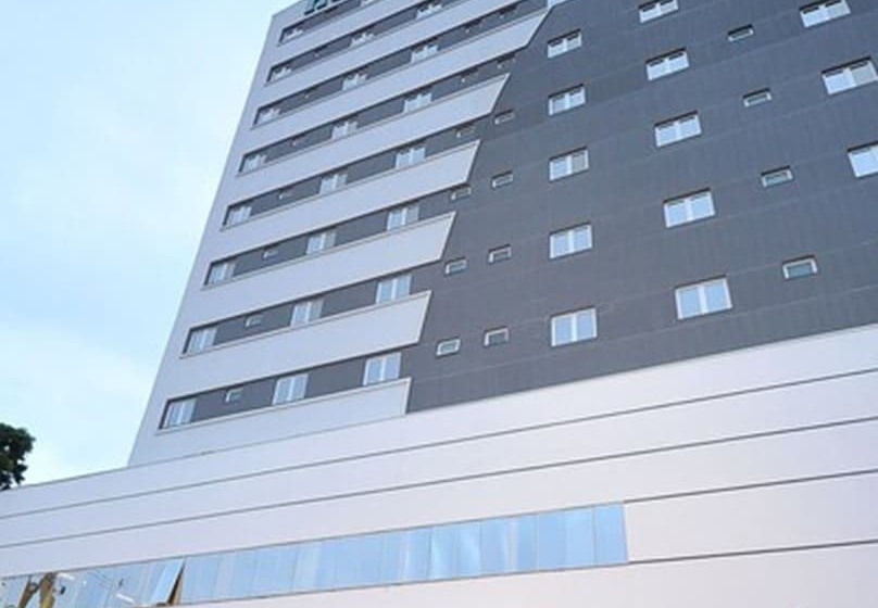 Отель Maestro Premium Cascavel
