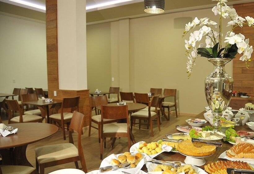 Отель Maestro Premium Cascavel