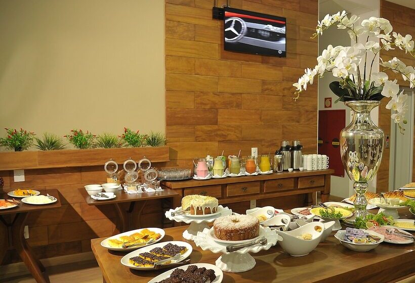 Отель Maestro Premium Cascavel