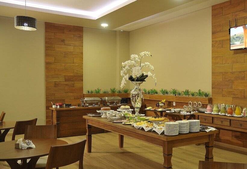 Отель Maestro Premium Cascavel