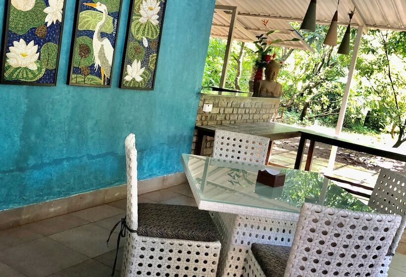 בית מלון כפרי Mango Beach House Kihim Alibaug