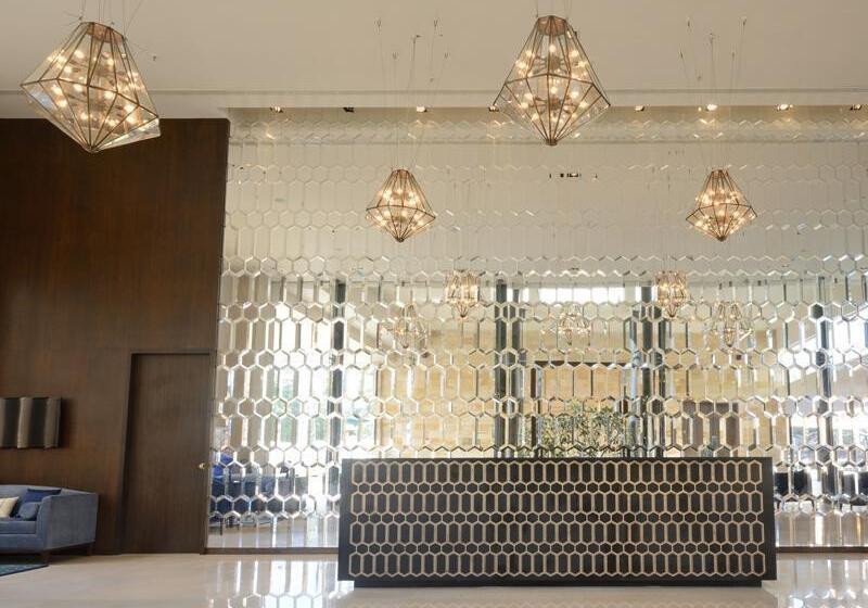 호텔 Marasa Sarovar Premiere