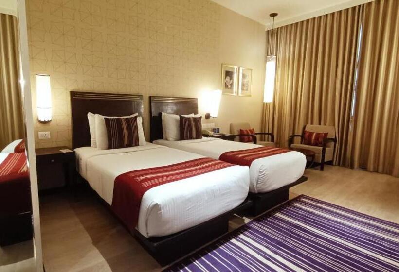 호텔 Marasa Sarovar Premiere