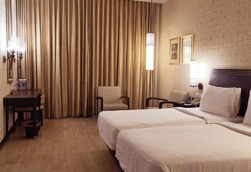 호텔 Marasa Sarovar Premiere