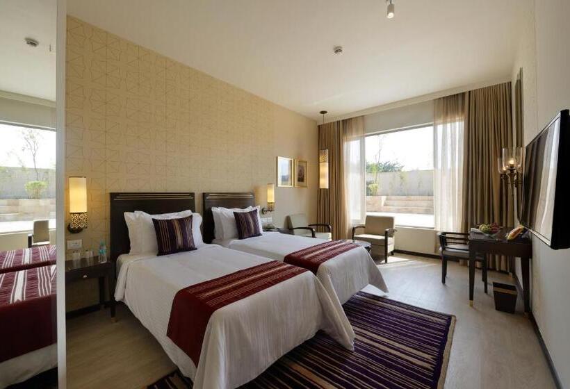 호텔 Marasa Sarovar Premiere