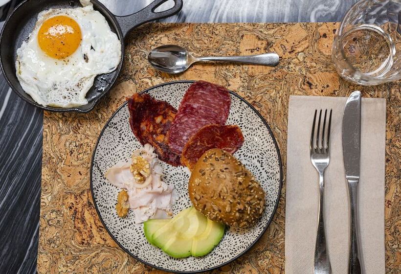 Отель Margot House Barcelona