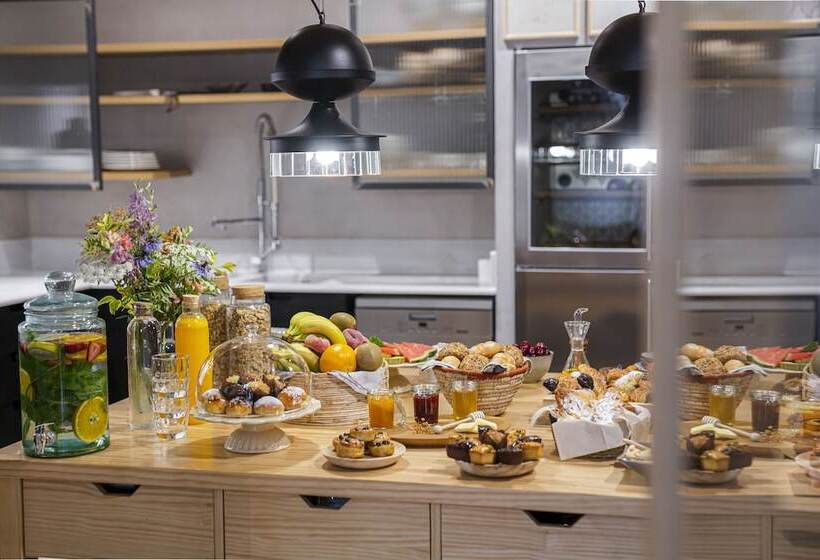 Отель Margot House Barcelona