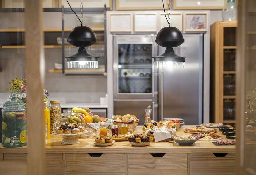 Отель Margot House Barcelona