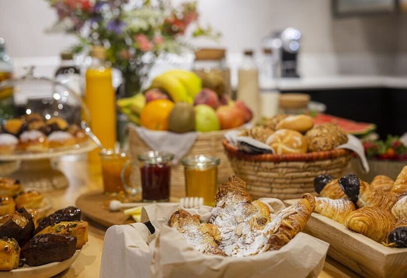 Отель Margot House Barcelona