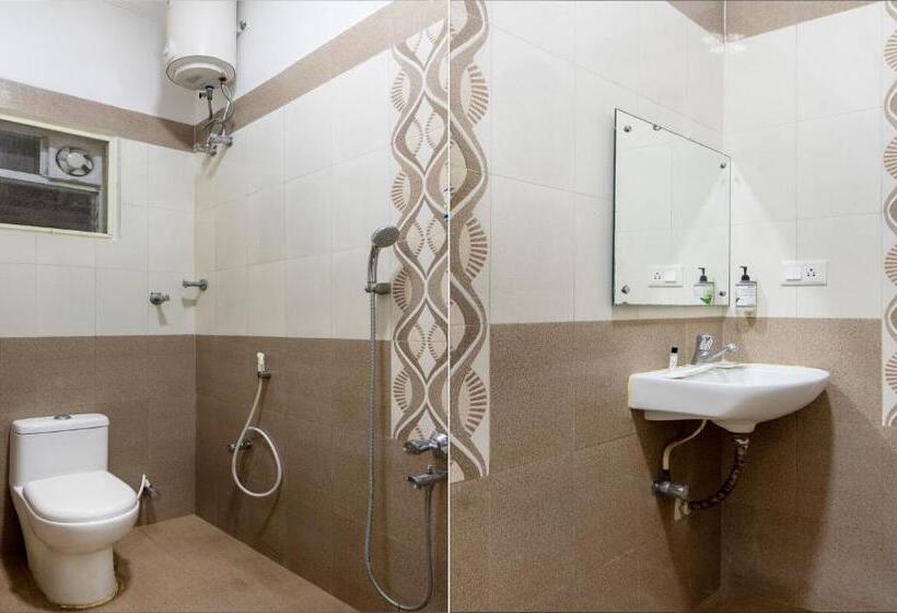 Hotel Treebo Ngh Transit