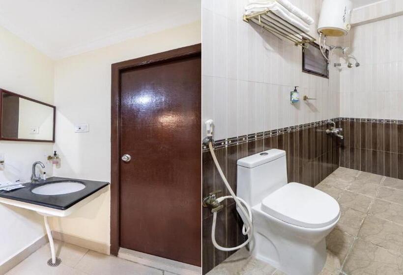 Hotel Treebo Ngh Transit