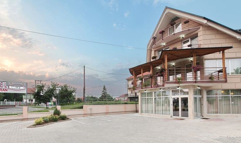 هتل Novella Uno