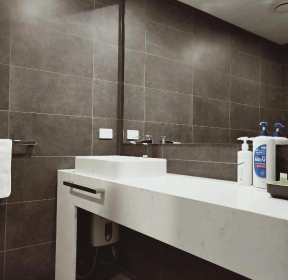 Отель Odyssey Apollo Bay