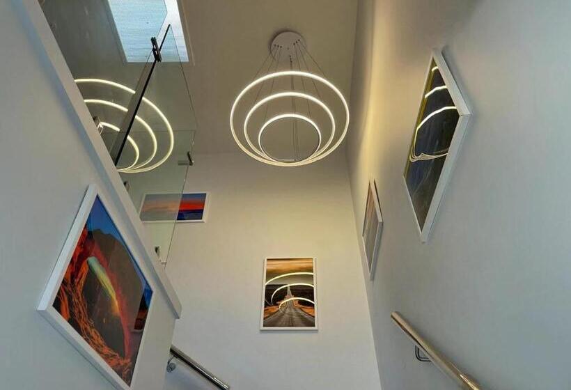 Отель Odyssey Apollo Bay