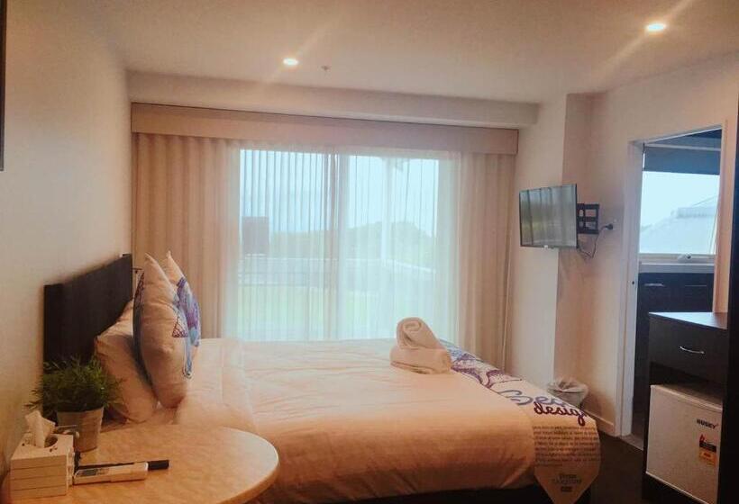 Отель Odyssey Apollo Bay