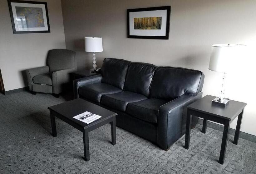 ホテル Okoboji Inn & Suites