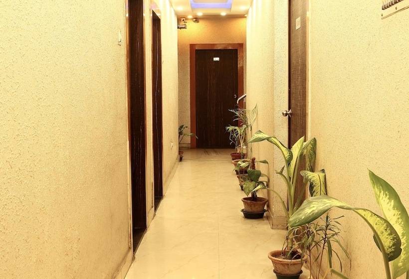 هتل Oyo Rooms Airport Gate No 2