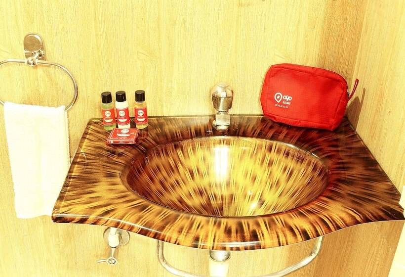 هتل Oyo Rooms Airport Gate No 2