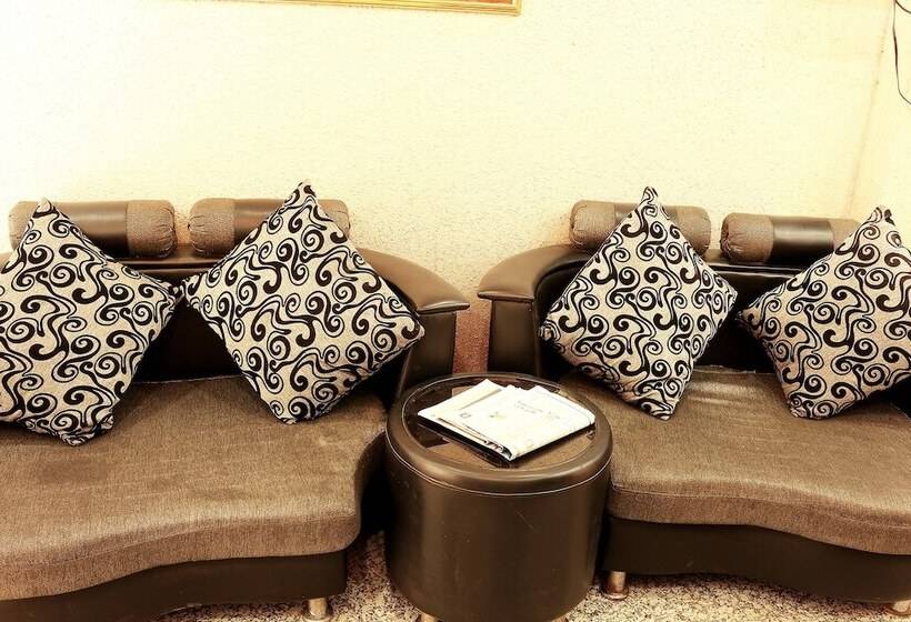 هتل Oyo Rooms Airport Gate No 2