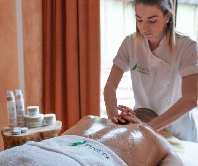 فندق Pineta Nature Resort  Wellness & Spa