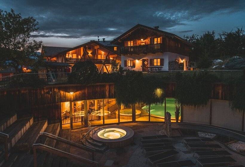 فندق Pineta Nature Resort  Wellness & Spa