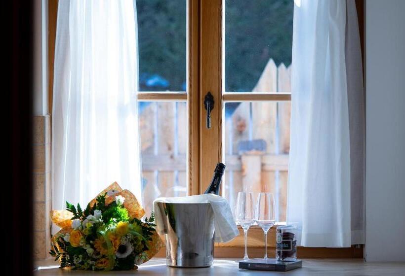 فندق Pineta Nature Resort  Wellness & Spa