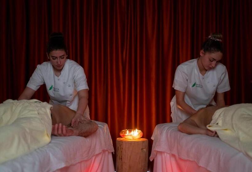 فندق Pineta Nature Resort  Wellness & Spa