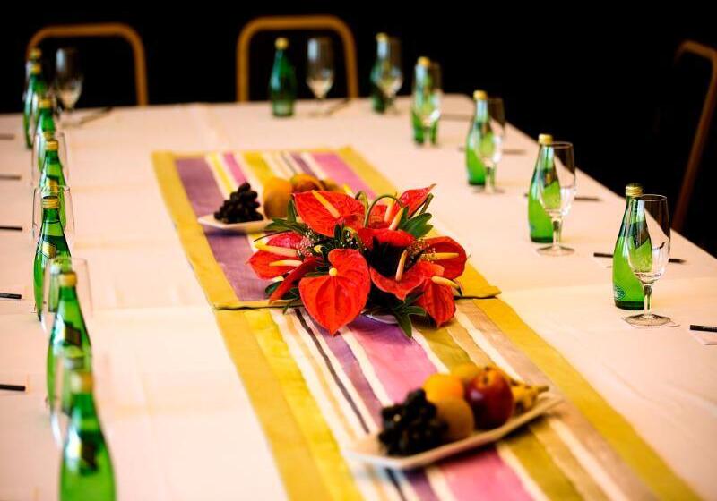 בית מלון כפרי Planet Hollywood Beach Resort Goa