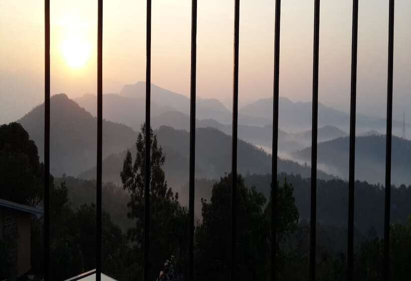 هتل Poetree Thekkady