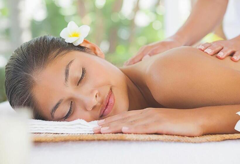 هتل Poetree Thekkady