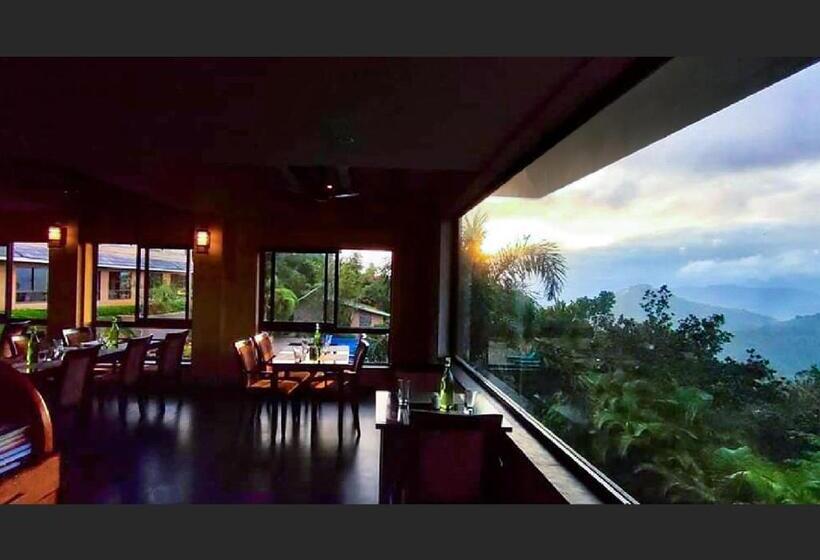 هتل Poetree Thekkady