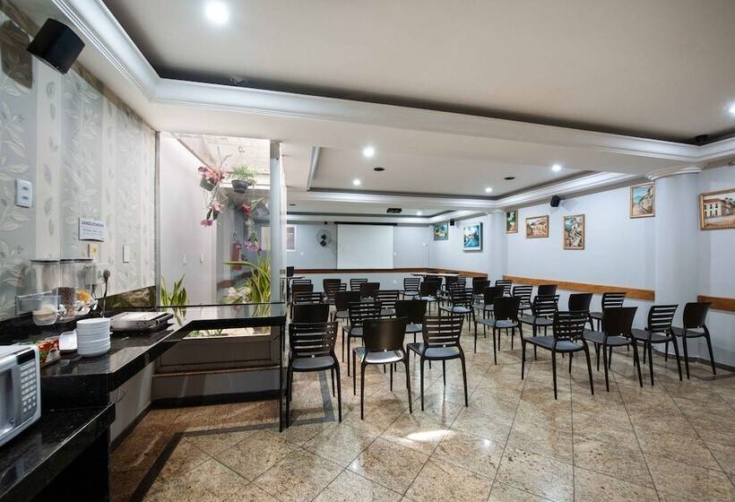 فندق Pouso Alegre