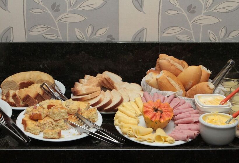 فندق Pouso Alegre