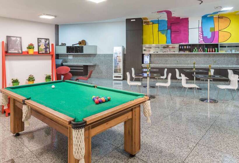 Отель Esuites Virgínia Luxemburgo