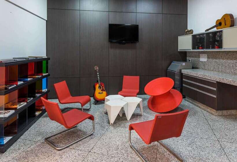 Отель Esuites Virgínia Luxemburgo